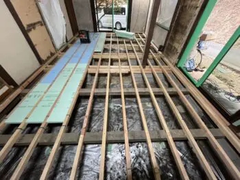 湿気をシャットアウト！「土間シート」の魔法