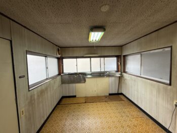 「冬でも暖かく、お掃除はラクに。賢く選ぶ『コスパ最強』キッチン」